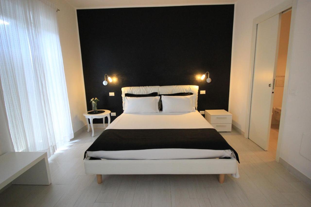 Rooms Il Punto Peschiera del Garda Exterior foto